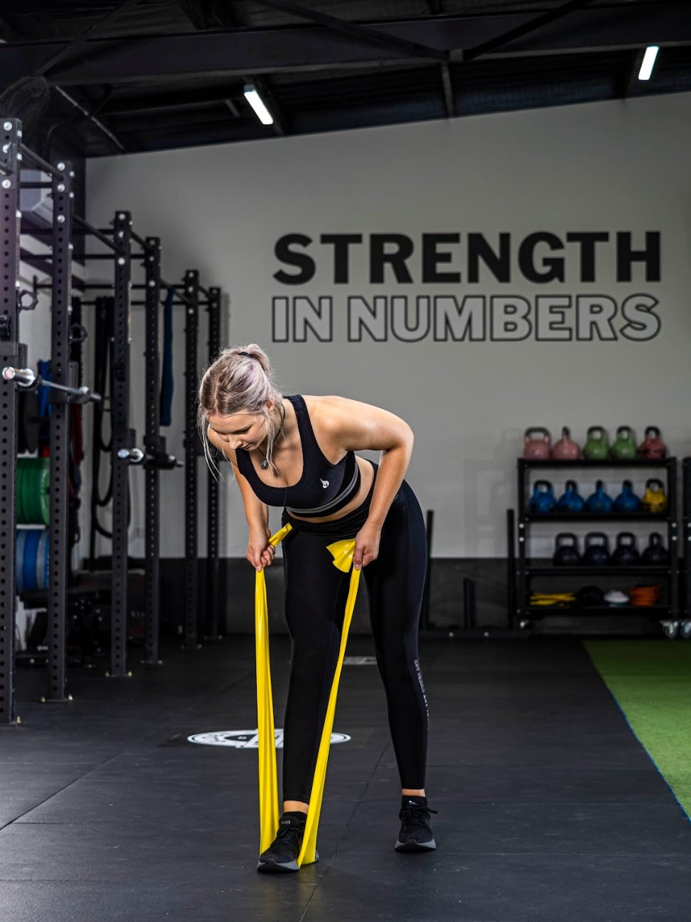 6 Great Back Exercises with Resistance Bands You Should Try - POWERBANDS®